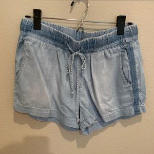 Bella Dahl chambray shorts size small